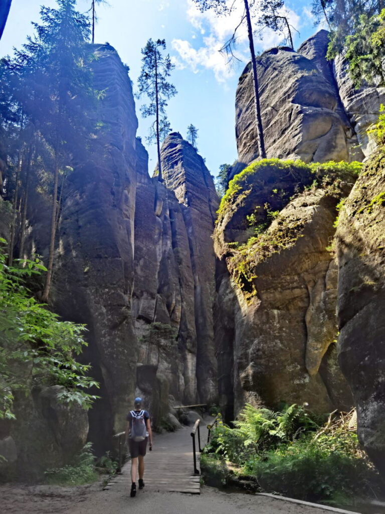 Adersbacher Felsenstadt, da wird der Wasserfall zur Nebensache