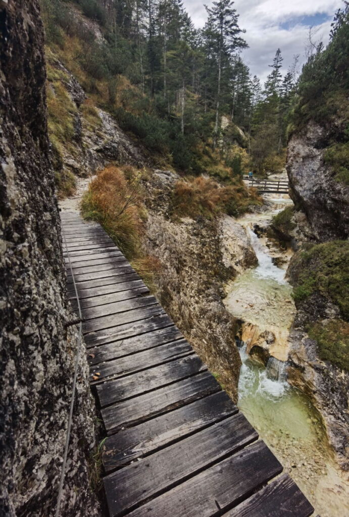 Wasserfälle und viele Gumpen prägen die Aschauer Klamm