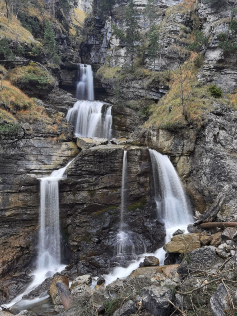 Die riesigen Wasserfälle in den Alpen: Kuhflucht Wasserfälle